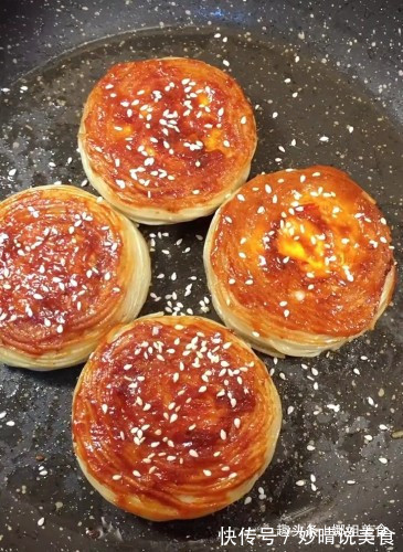 早餐饼特好吃做法,咬一口满嘴香,隔三差五做一次,比肉夹馍好吃
