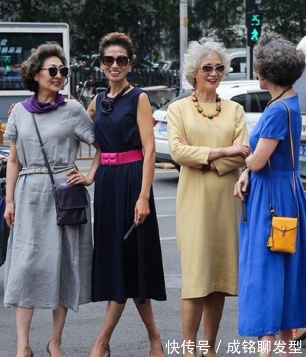 颜色|这些年过七十的奶奶太会穿!端庄优雅不做作,个个都是搭配高手