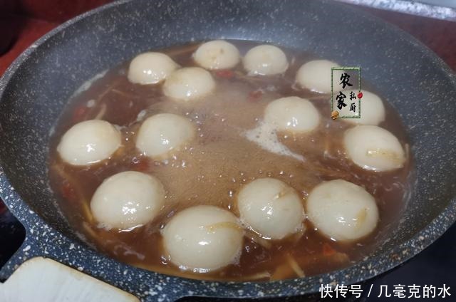 红糖|女人手脚冰凉,常煮它吃,每天一小碗好处多,冬天多吃手脚都暖和