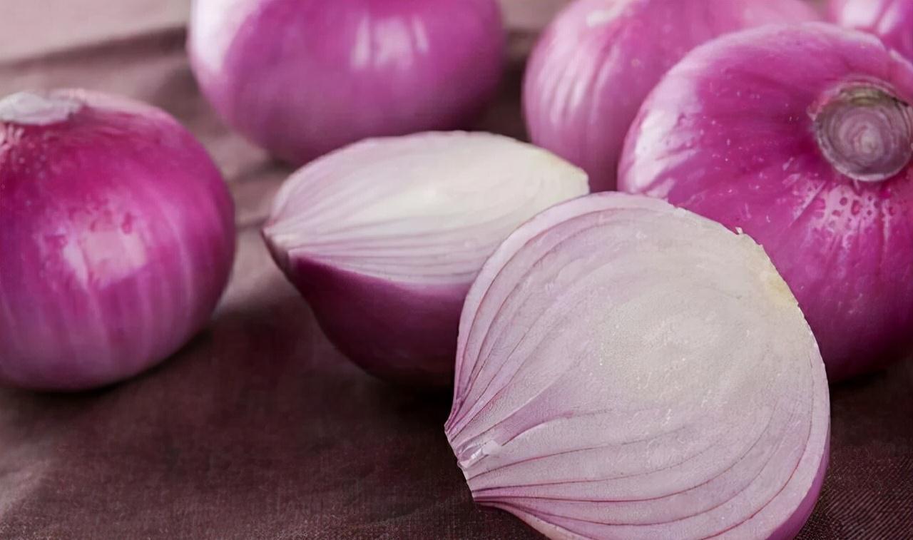 血压|高血压不能吃洋葱?提醒:若想血压平稳,不妨经常吃这4种食物