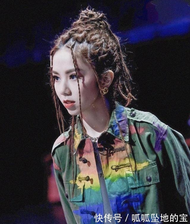 头发 发量少的女生,建议不要留这4款发型,尤其最后一个,秃上加秃哦!