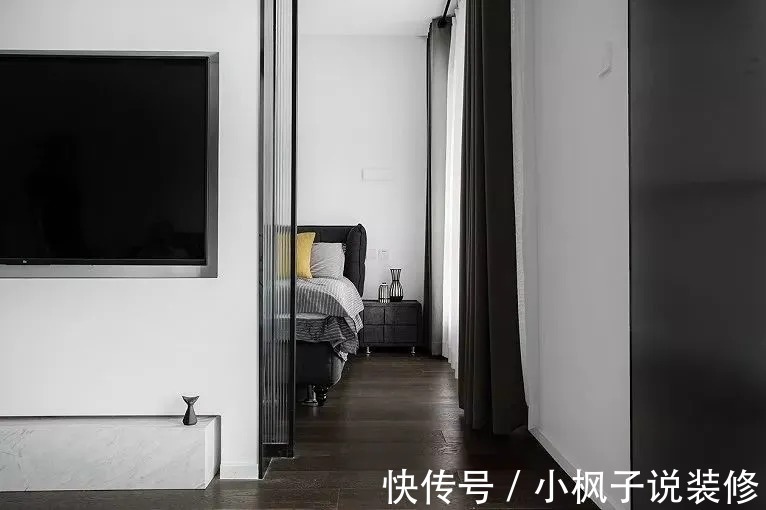 隐形门靠谱吗？过来人良心推荐：不占地且颜值翻倍|小小屋装修网| 私密性