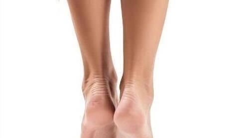 腰痛|踮脚不仅养生还防病？按3种方式踮脚，对身体有4大好处，不妨试试