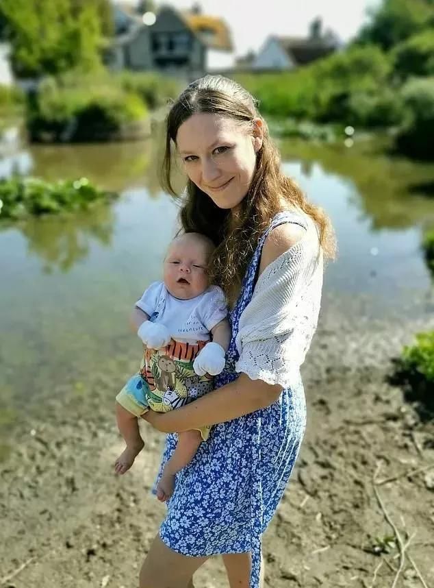 怀孕|孕期每天孕吐50次，生完娃瘦了100斤…这位妈妈也太辛苦了