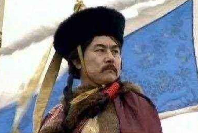 大笑|康熙一生最大的敌人,三次亲征为了他,此人去世康熙直接跪下大笑