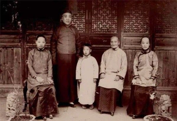  生病|鲁迅生病时，小脚妻子熬夜赶40公里为他买糕点，鲁迅却无动于衷