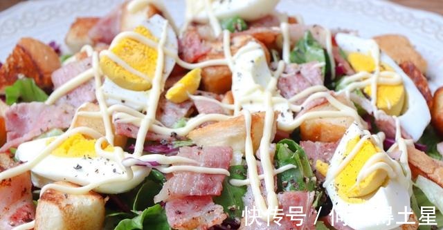 一款简单易上手的沙拉，好吃方便，不到10分钟就能完成！
