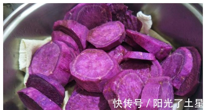 小球|立秋到了，2样主食一起蒸，既低脂又防秋燥，看着就有食欲！