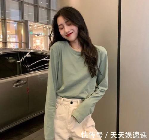 凸显|实在太漂亮，穿搭这几款打底衫，凸显女人时尚大气，塑造优美身形
