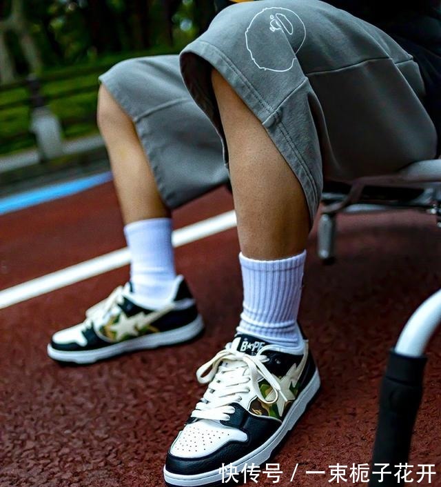 蓝莓松饼 一款比一款帅!BAPE STA新鞋型今早刚刚登场