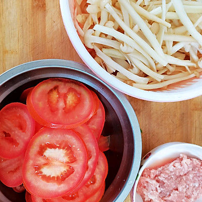 西红柿菌菇圆子汤