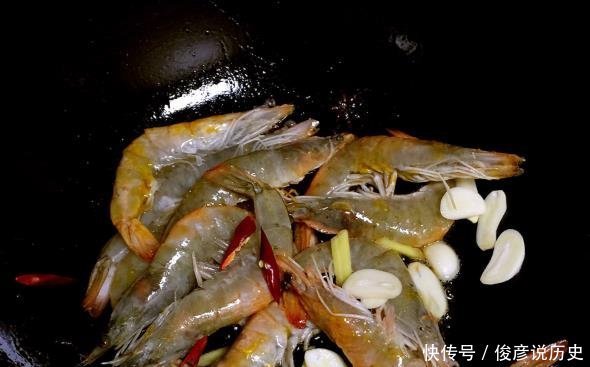 味道|吮指油焖大虾做法来袭,这也太简单了,味道好吃,营养丰富