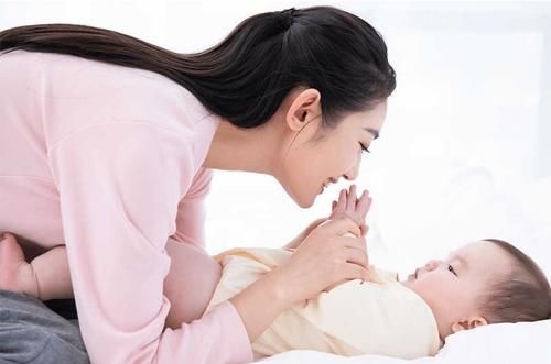 家庭|为何说“宁可穷三年,也要自己带娃”的宝妈会被打脸?