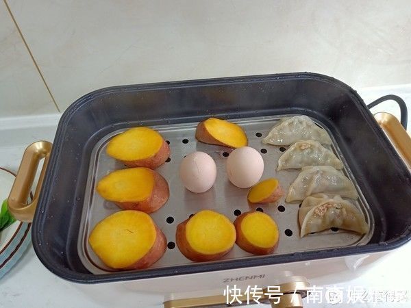 朋友圈|早餐全家只吃一盘菜，却在朋友圈走红，网友：生活高级，有品位