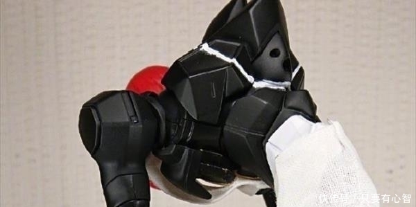 初号机|邪神手办再现，八神庵被初号机化，漫迷表示有点像城之内？