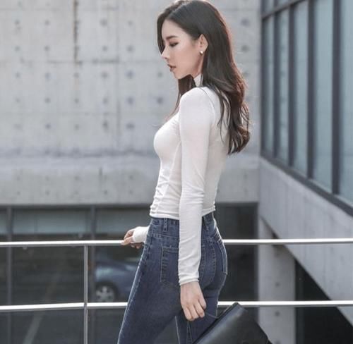 女人味 展现身段的紧身牛仔裤,塑造出性感身材让人羡慕!装点韩范穿搭