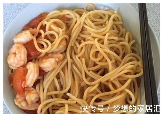 茄汁虾仁|此面汤汁浓郁，越嚼越想吃，一碗都不够吃，家人都爱吃！