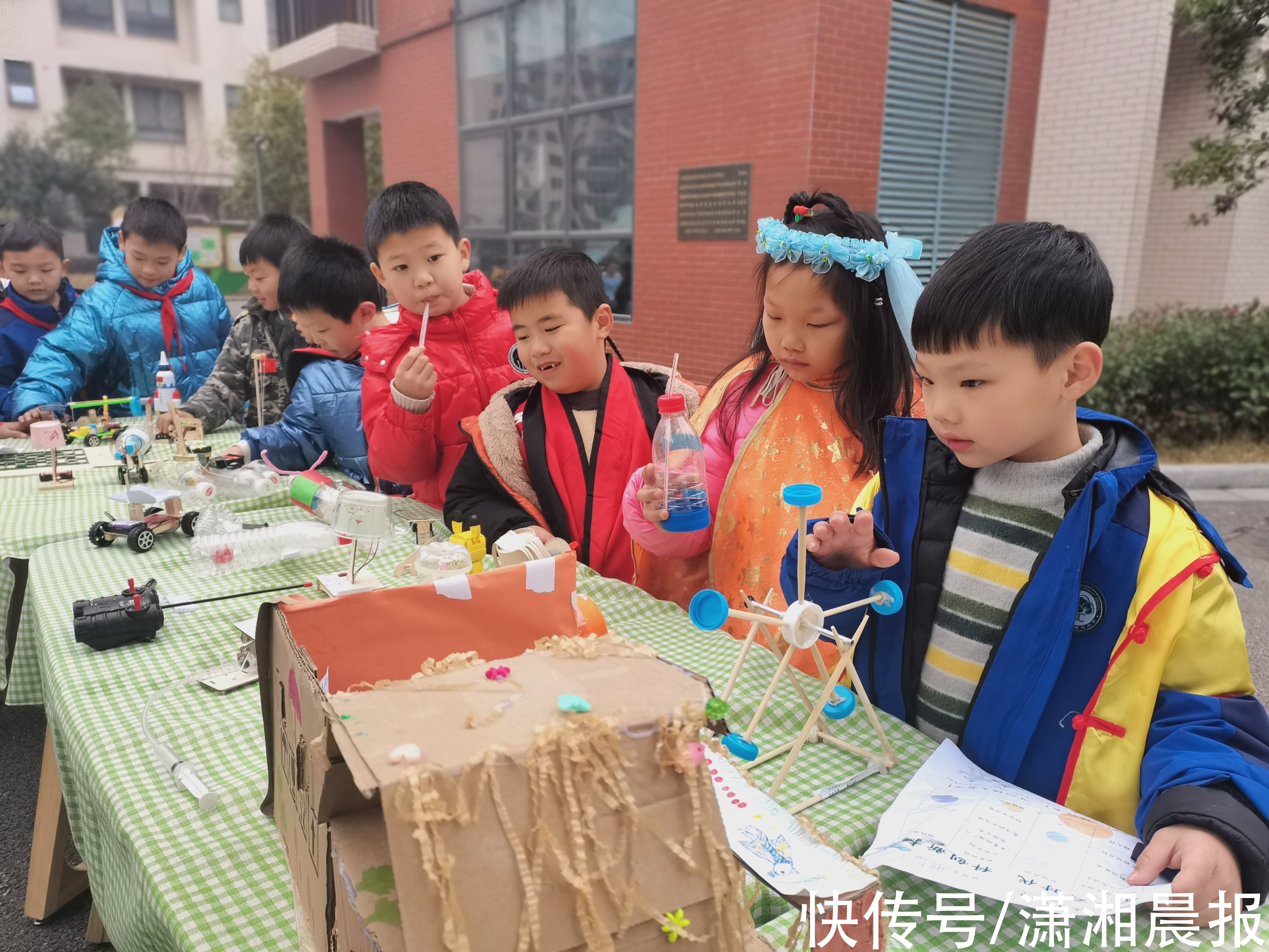 悟空|长沙小学生科技穿越迎新年，连校领导都化身为公主和王子