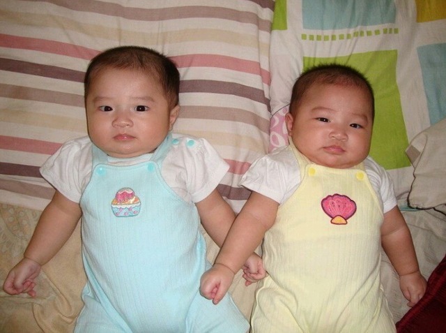 名字|爸爸姓甄,妈妈随意给龙凤胎取的名字,上户口工作人员:水平高