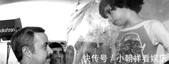 父母|泡泡男孩：生活在隔离罩中12年，临死前才第一次触碰到妈妈