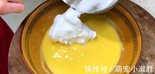 蛋糕液|6个鸡蛋,一碗面粉,教你做蛋糕,不用烤箱也能做,比买的还好吃