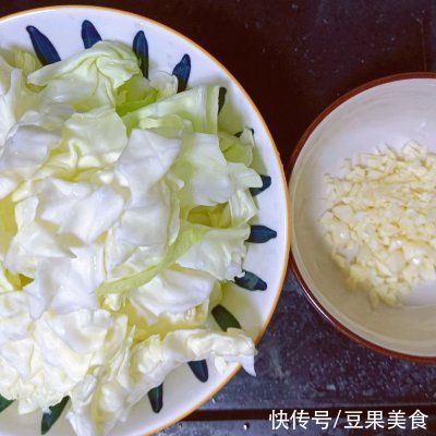 凉拌手撕包菜|全网爆火、低卡减脂—凉拌手撕包菜