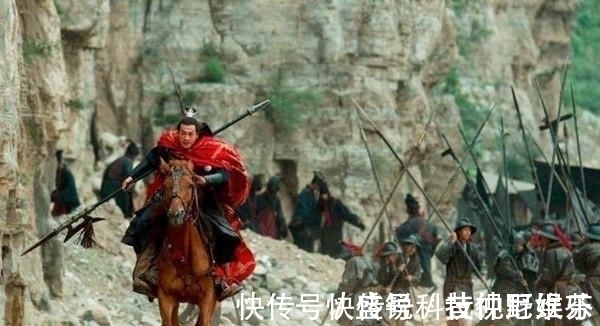 |沙雕动画,搞笑:误入邻居家的草厕,这情况是解释不清了!