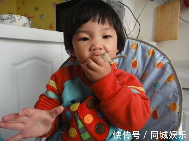 脾胃|孩子积食难长个这2种水果煮个水,每天一杯脾胃好、身体棒!