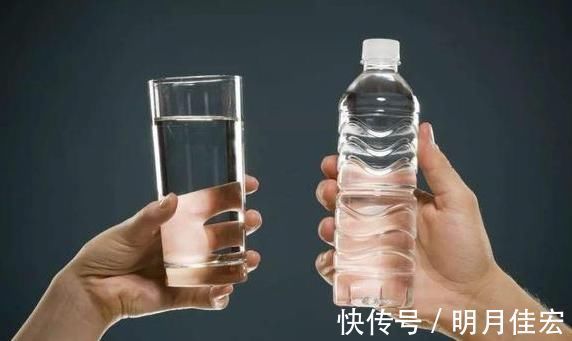 肝脏|请告诉父母：这些食物“多吃”会伤肝，几乎家家有，能少吃则少吃