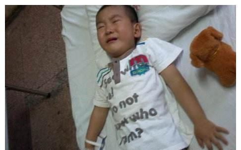 6岁男娃嘴里发出阵阵酸臭,儿科医生孩子积食严重,家长别拖了