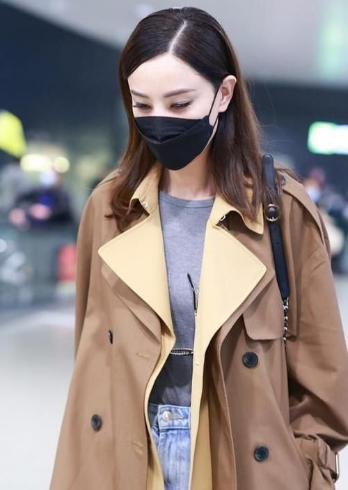 气场|潇洒又自信，穿长款风衣时尚大气，气场十足！！