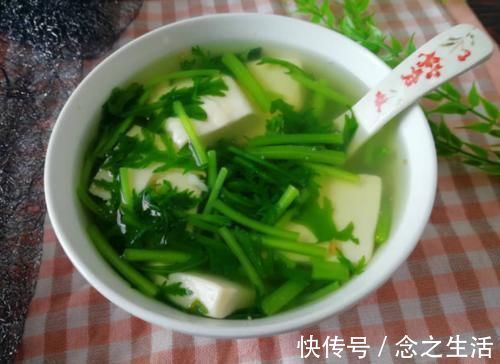 茼蒿菜|真正的“补钙汤”找到了,钙质比牛奶还高,简单煮一煮,不懂吃可惜了