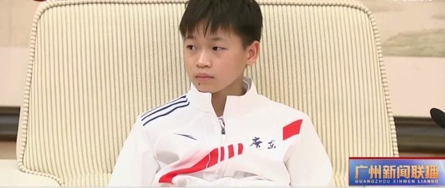 市长|排面！全红婵受广州BOOS接见，红姐手足无措，看书缓解紧张