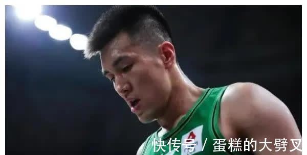 山东队|哈德森夺权布置战术,郭艾伦跟随老叔退场,恶犯引起舆论大讨论