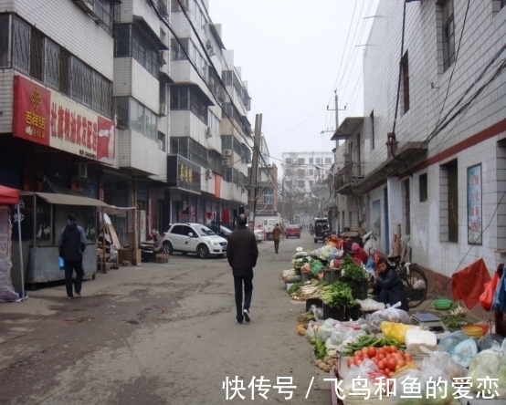 多媒体|他是京东第1位员工，月薪600却跟了刘强东20年，如今是啥待遇？