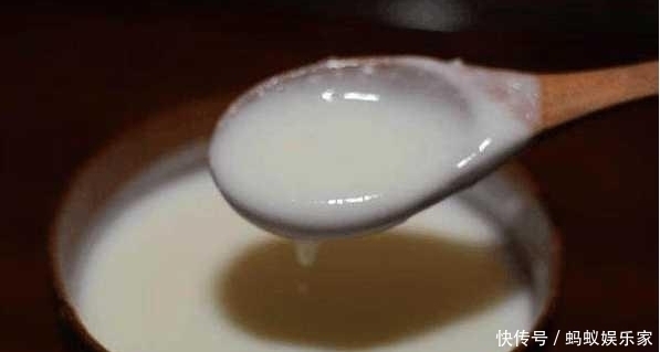 蒙古族人|实拍蒙古族人吃的晚餐,太奢侈太豪华了怪不得一个个那么壮