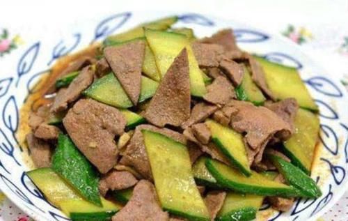 天然的“补血菜”找到了，女性隔三差五吃，气血足了，脸色更红润