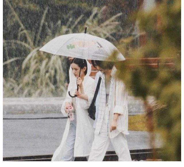 周也|龚俊粉丝可以放心了,姚安娜没和他炒CP,炒CP对象是周也