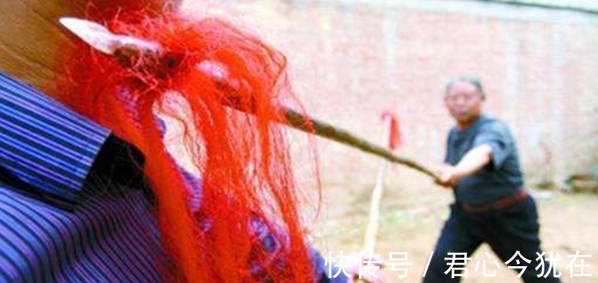 杨开华&老汉自称杨家将后人,有族谱为证会36路枪法,曾一枪挑翻7恶霸!