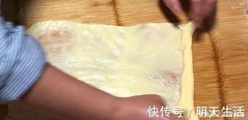 食用油|面粉里加2个鸡蛋，不蒸馒头不烙饼，做法简单，轻松搞定全家早餐