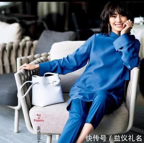 lily|五六十岁的女人,剪短发要怎么烫?选择这两种烫发方式,不显老