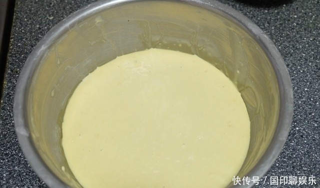 玉米面饼简单又好吃,搅一搅拌一拌,3分钟煎一锅,香软营养好