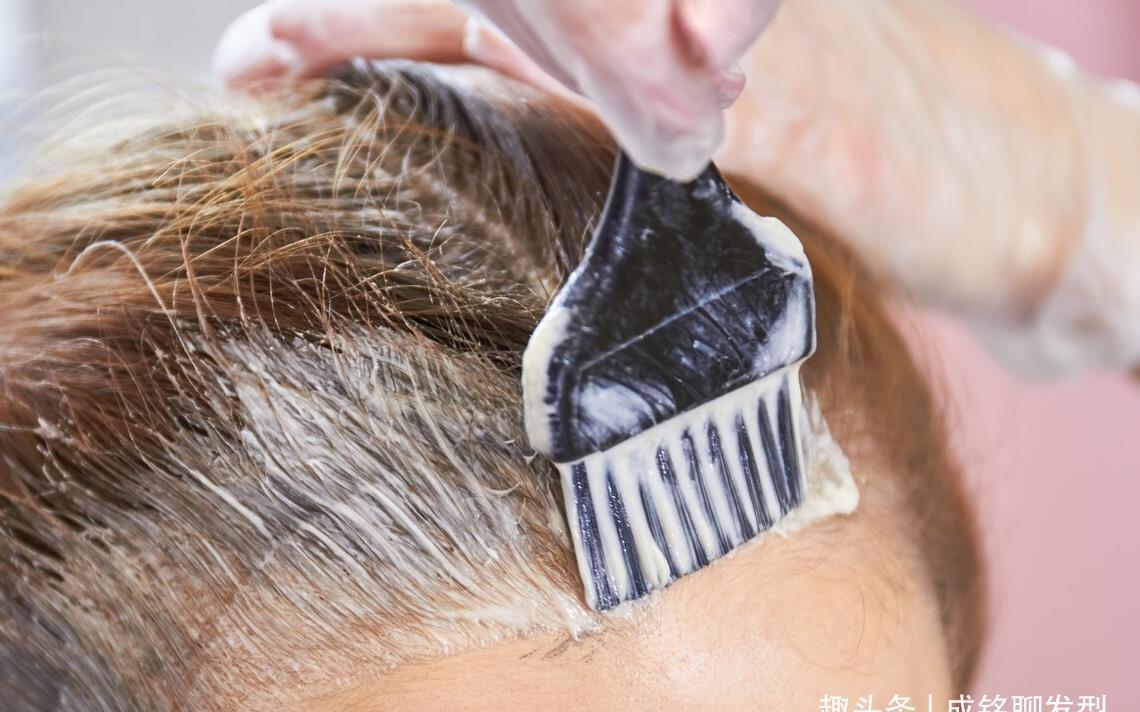 色素|染发后发根黑发和发梢黄发怎么处理?只需三招,让颜色统一更持久