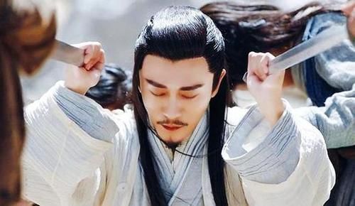 父亲@杨逍的父亲并非杨过,书中提示,他的父亲比杨过更霸气