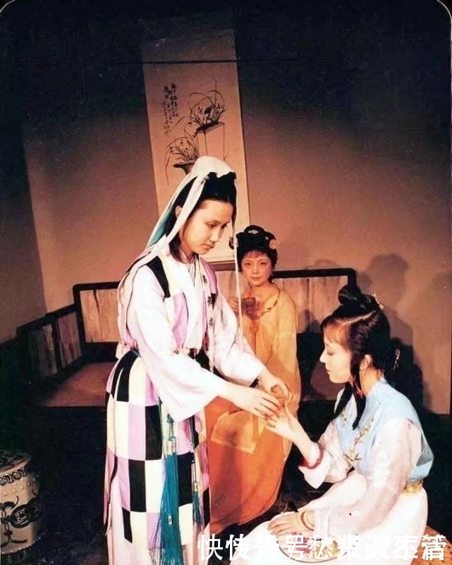 曹公|红楼梦里的一个特殊存在,与贾府无亲无故,却位列金陵十二钗正册