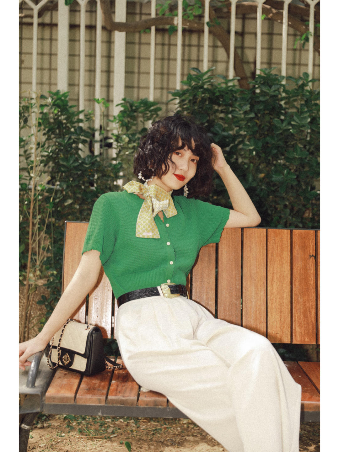 时尚|想要穿出少年感!不如试一试马甲衬衫+黑色西装裤,高级又时尚!