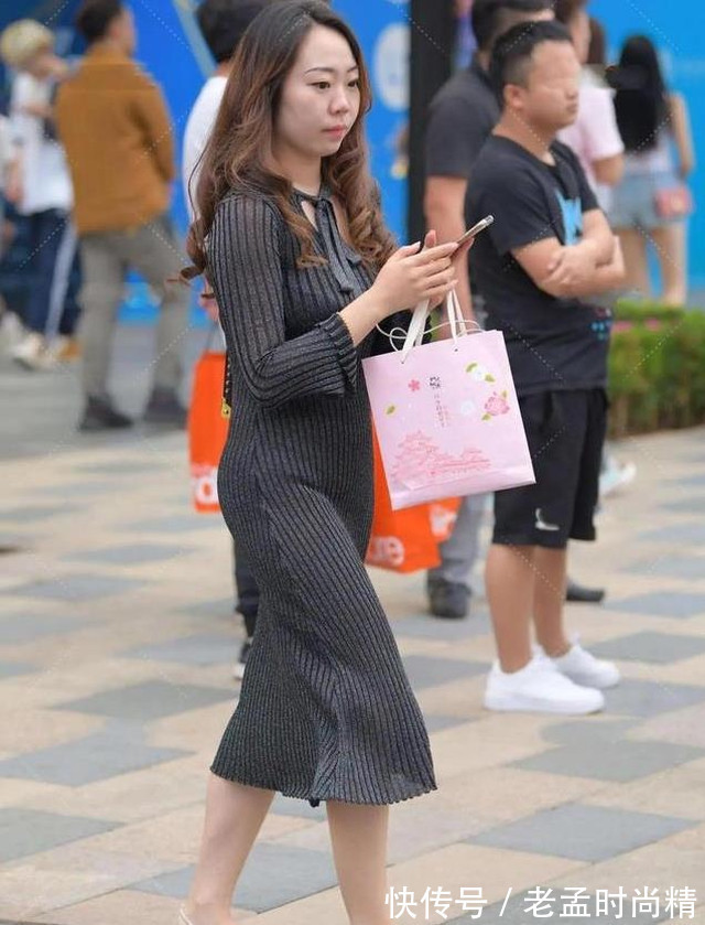 瑜伽裤 针织裙的问世，让瑜伽裤没地位了，穿裙子能修身还有优雅气质