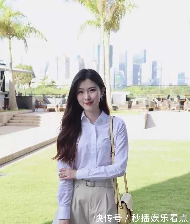 气质优雅 这才是真正的美!穿着得体,气质优雅,真的美到了一笑一颦中