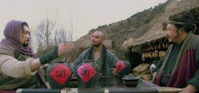 寨主@水浒18位寨主6种方式上位,权力最弱不是王伦,被架空的不是晁盖