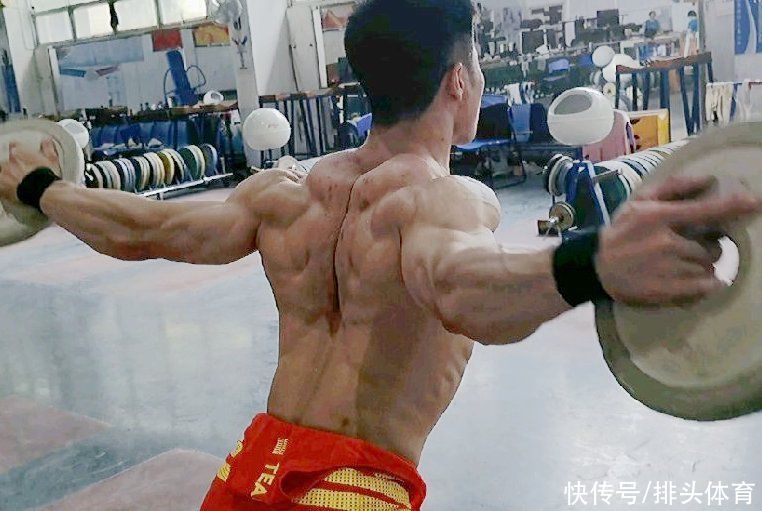 李发彬|李发彬晒魔鬼筋肉!背肌太强了,沟壑式线条,疯狂训练再战全运